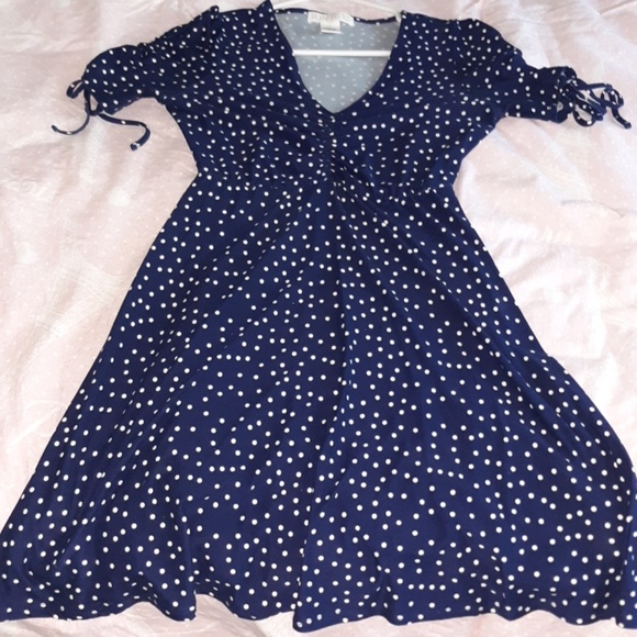 Dress - Picture 2 of 4